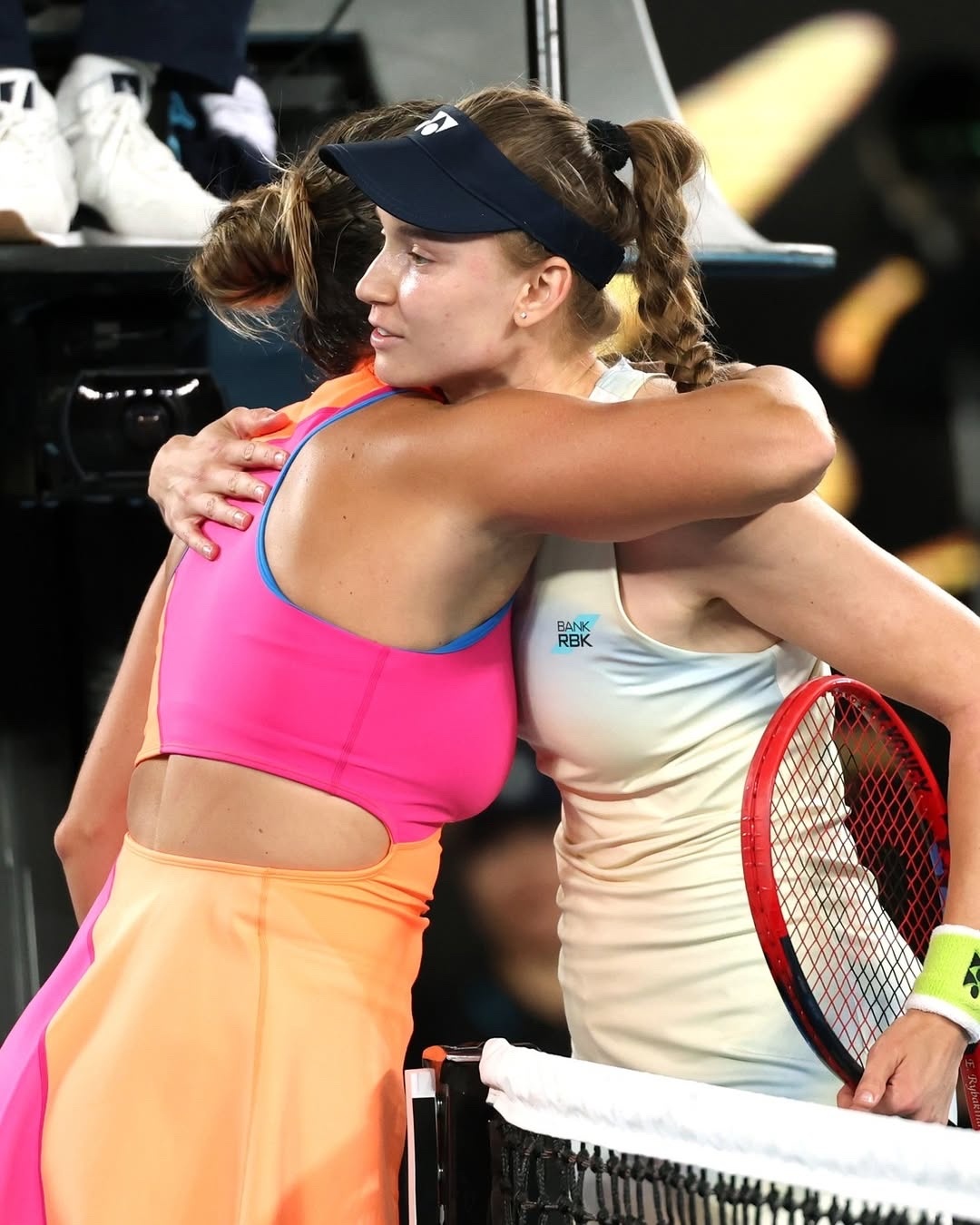 27岁的萨巴伦卡人生第一个大满贯冠军是在2023年澳网决赛击败莱巴金娜……原本莱