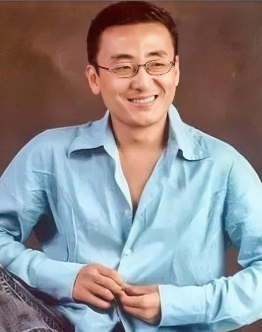 主持人窦文涛说，看了一条新闻，差点笑死。说是山东的一伙人，做假币的，出于精益求精