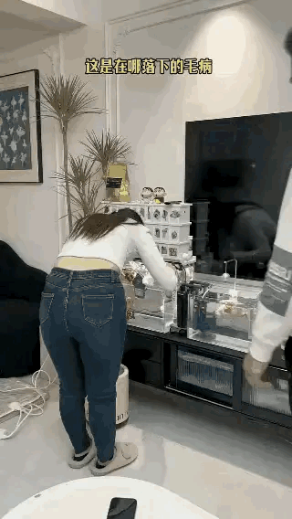 这是哪里落下的毛病？一定是被人从后面攻击过！都错怪她 都反思一下吧 都到这样了吗