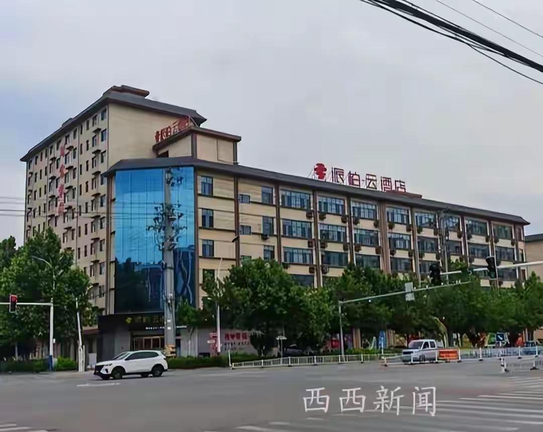 河北枣强县集体土地疑“套用批文”建商业体，村民追问征地款去向
近日，河北衡水市枣