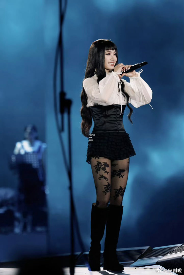 蔡依林重庆演唱会 山城的火辣，和JOLIN的舞台太配了。每一首歌都是全场跟唱，每