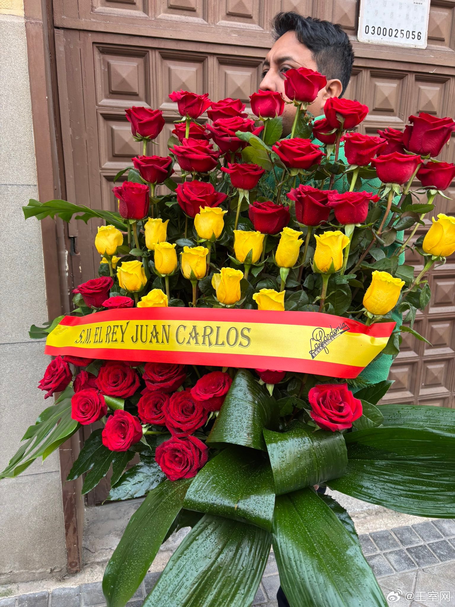 西班牙王室 🇪🇸3月4日，莱蒂齐亚王后出席好朋友Sonsoles的父亲费尔南