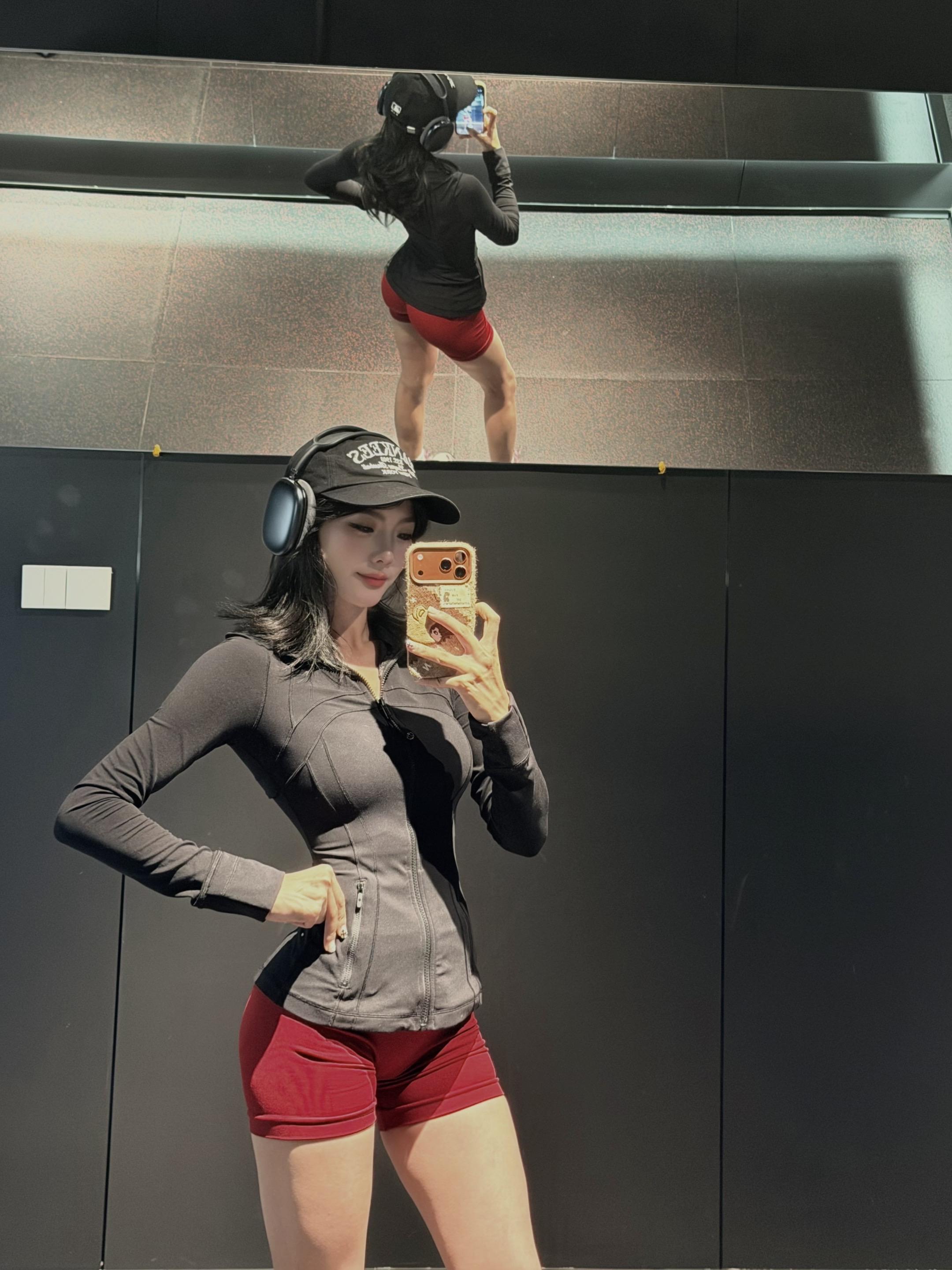 睡醒看到这么好的身材什么气都消了。