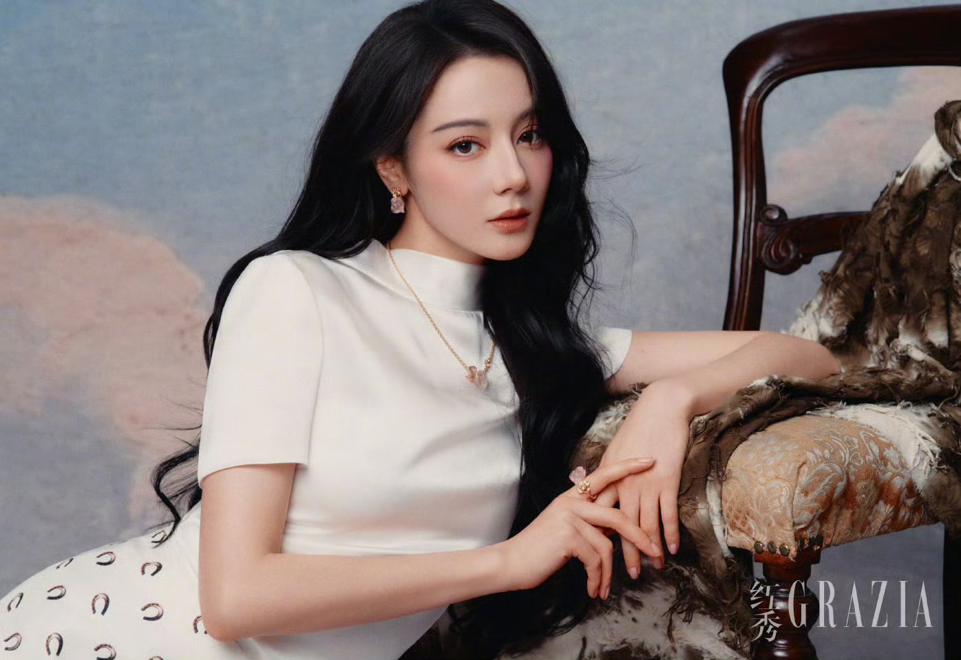 恭喜迪丽热巴 再登红秀 ，美神时尚表现力好强 我爱了 