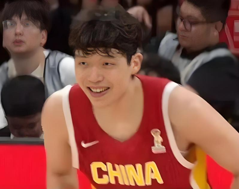 杨瀚森2.2秒绝杀黎巴嫩，我是NBA球员，你们算个啥！
今天中国男篮89-87战