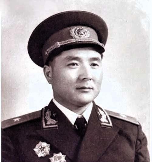 向守志（1917—2017），四川宣汉人，1955年授少将，1988年授衔上将。