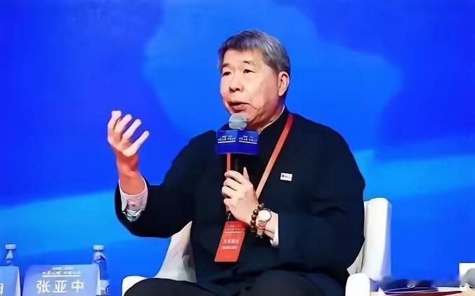 民进党笑了！本来还在愁九合一选举怎么拆蓝营的台，结果蓝营自己先闹起来了，张亚中帮
