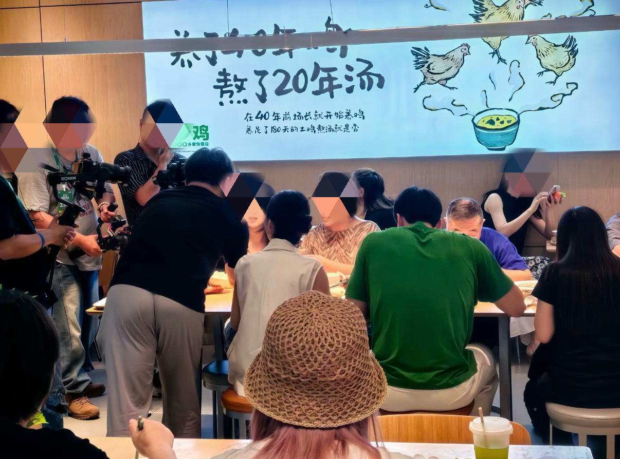 哎呦俯下身配合女生身高自拍的哥哥🥺以及p3这个大宽肩体型差OMG©️🫘Sus