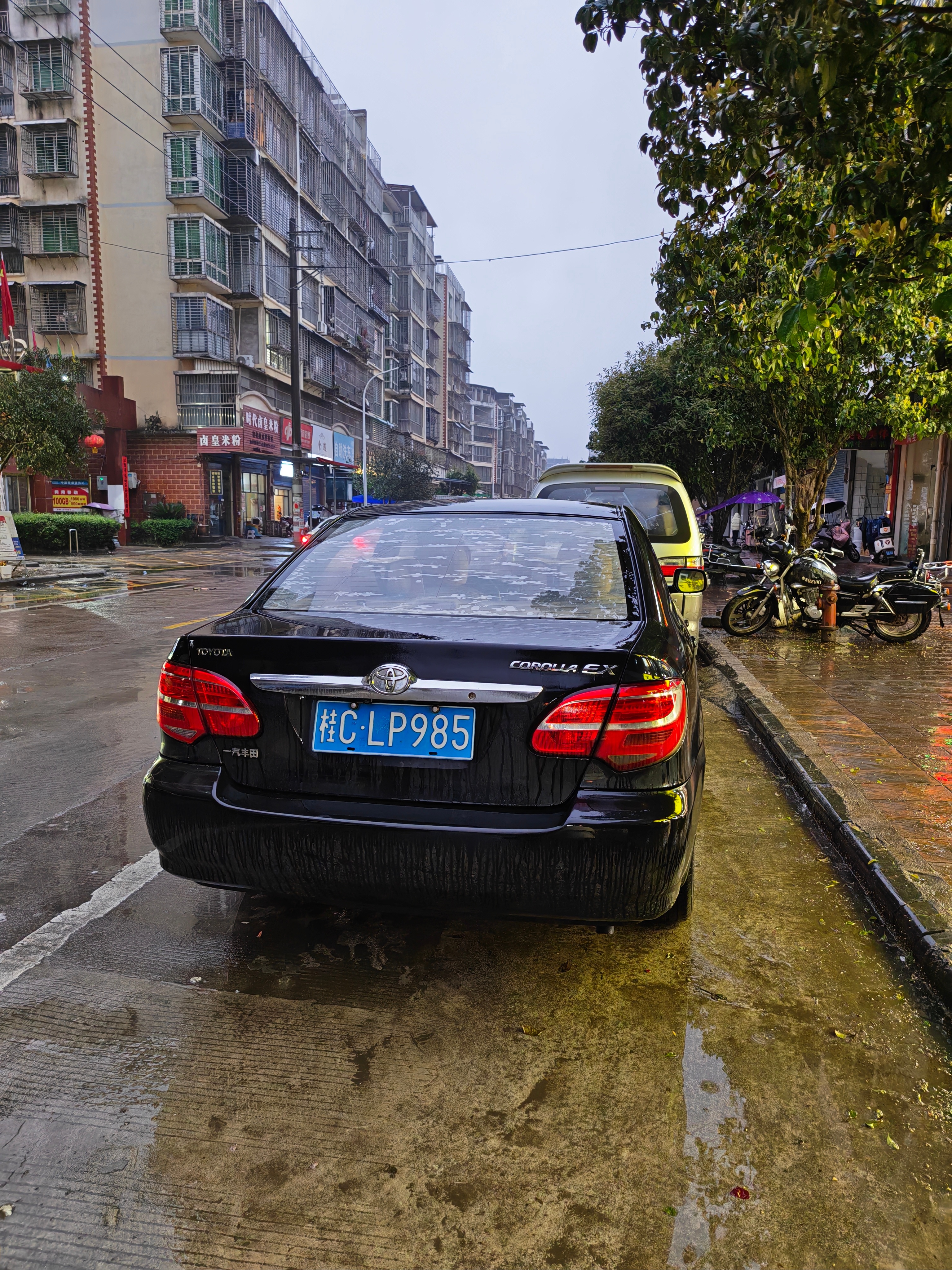 蹭着还未到24点，赶紧去帮孩子妈的油车给加满了。这次油价涨幅太夸张了，92居然都