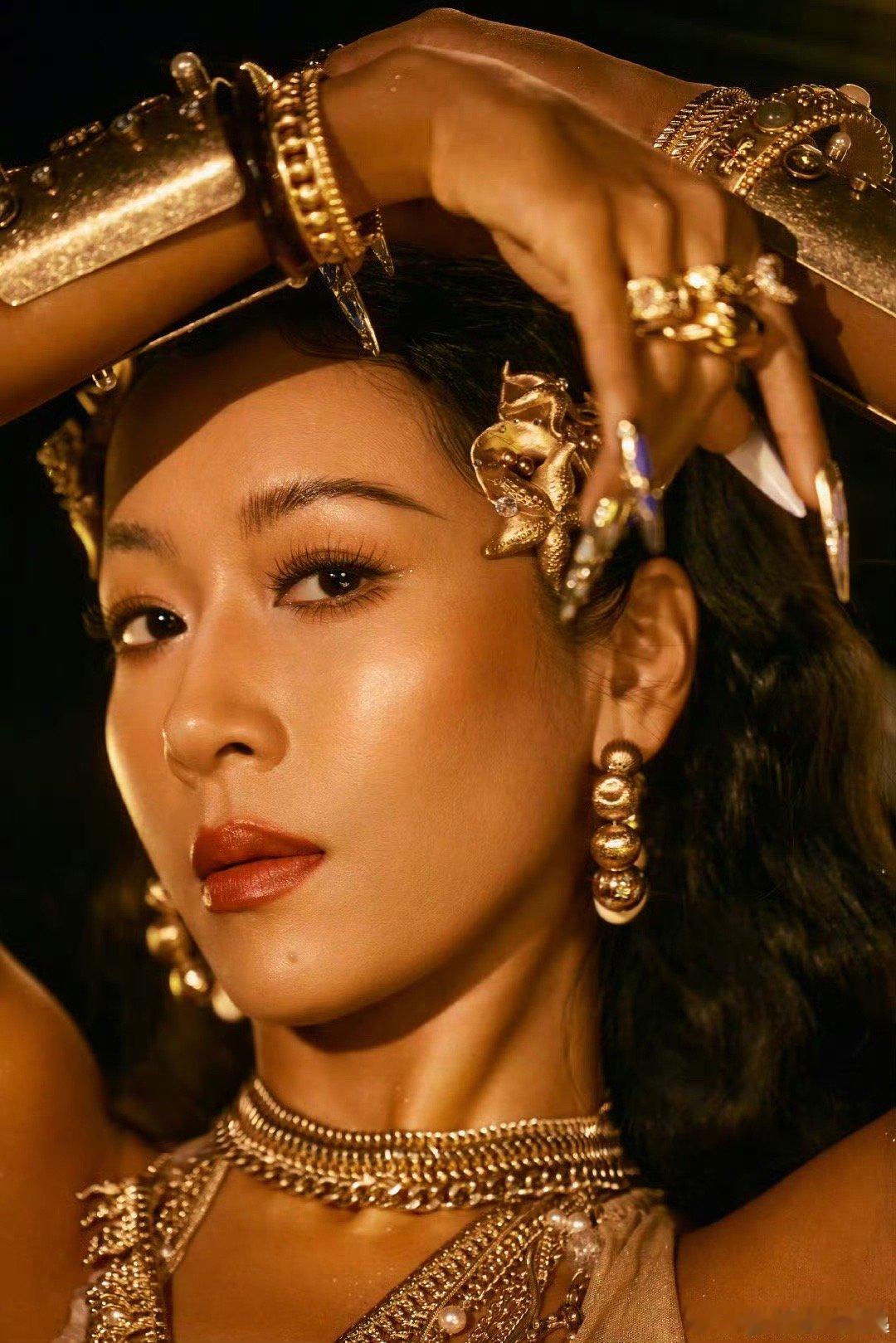 吉克隽逸录节目喊话音乐人轻点喷 吉克隽逸：我真的怕了！录节目全程小心翼翼，还不忘