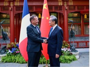 瞒过全世界！5月8日，就在西方死盯特朗普之际，北京悄然砸下重磅炸弹！
 
马克龙