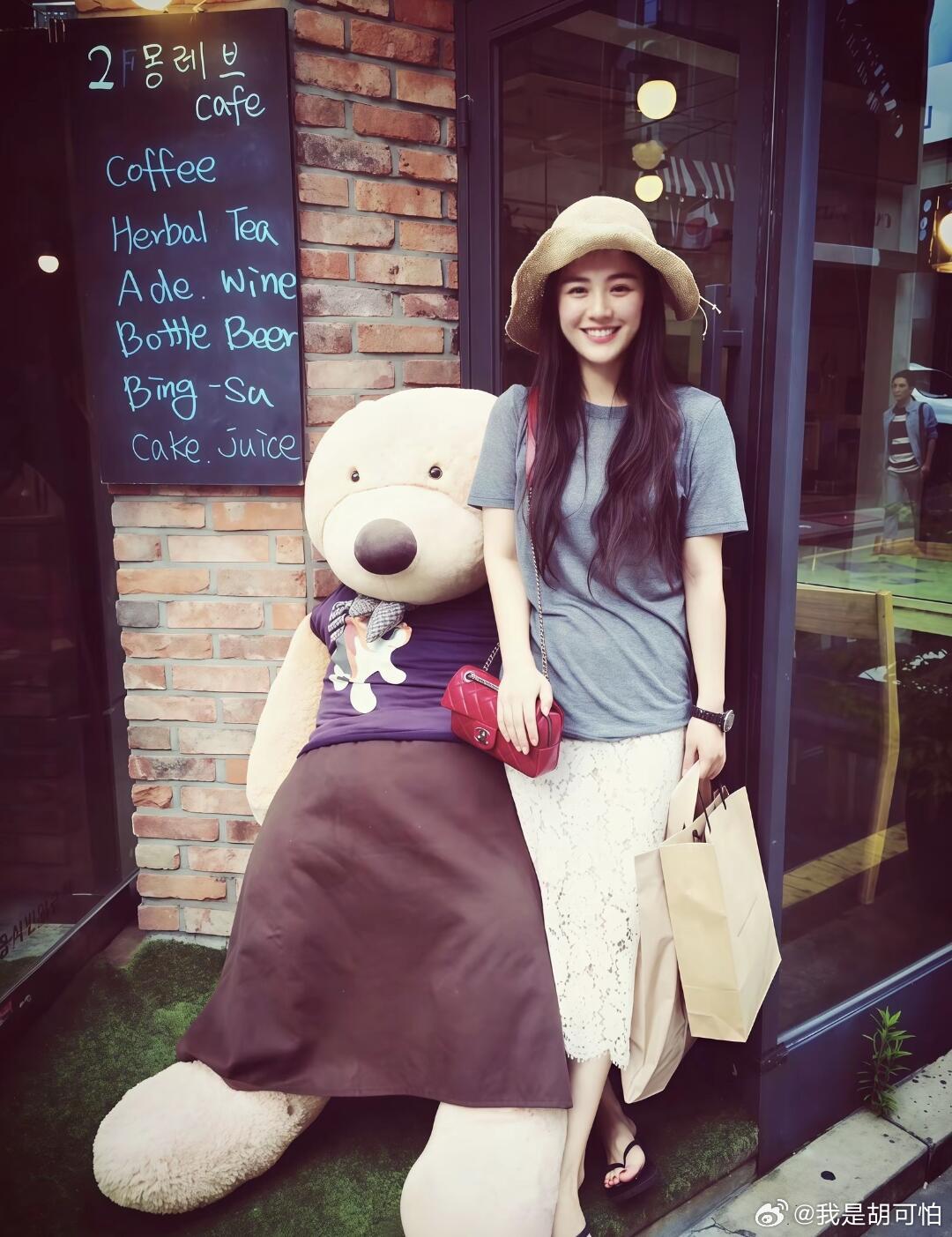 不是每朵花都开得及时，但每一次绽放都值得喝彩。马思纯携《我的妈耶》归来，从低谷到