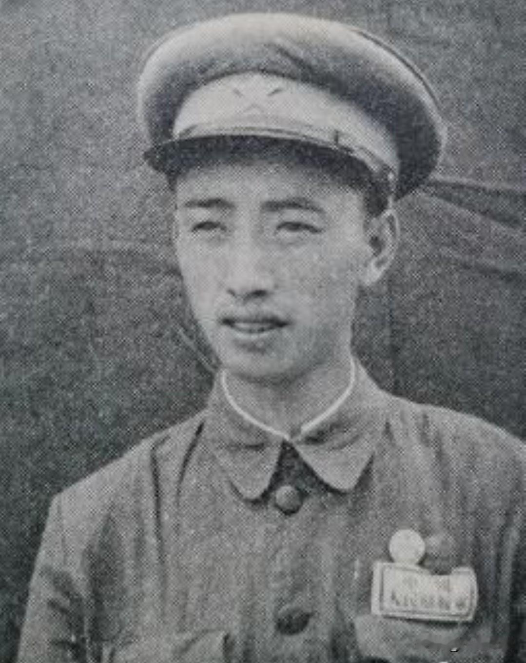 徒手跳坦克生擒敌兵团中将，《南征北战》经典桥段原型，九旬老兵隐功半生的传奇英雄印