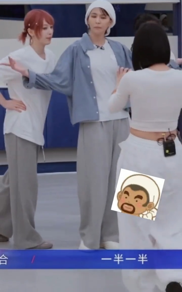 论女明星的“居家感”反差萌！毛巾包头也掩不住舞台光芒。曾沛慈 毛巾包头乘风202