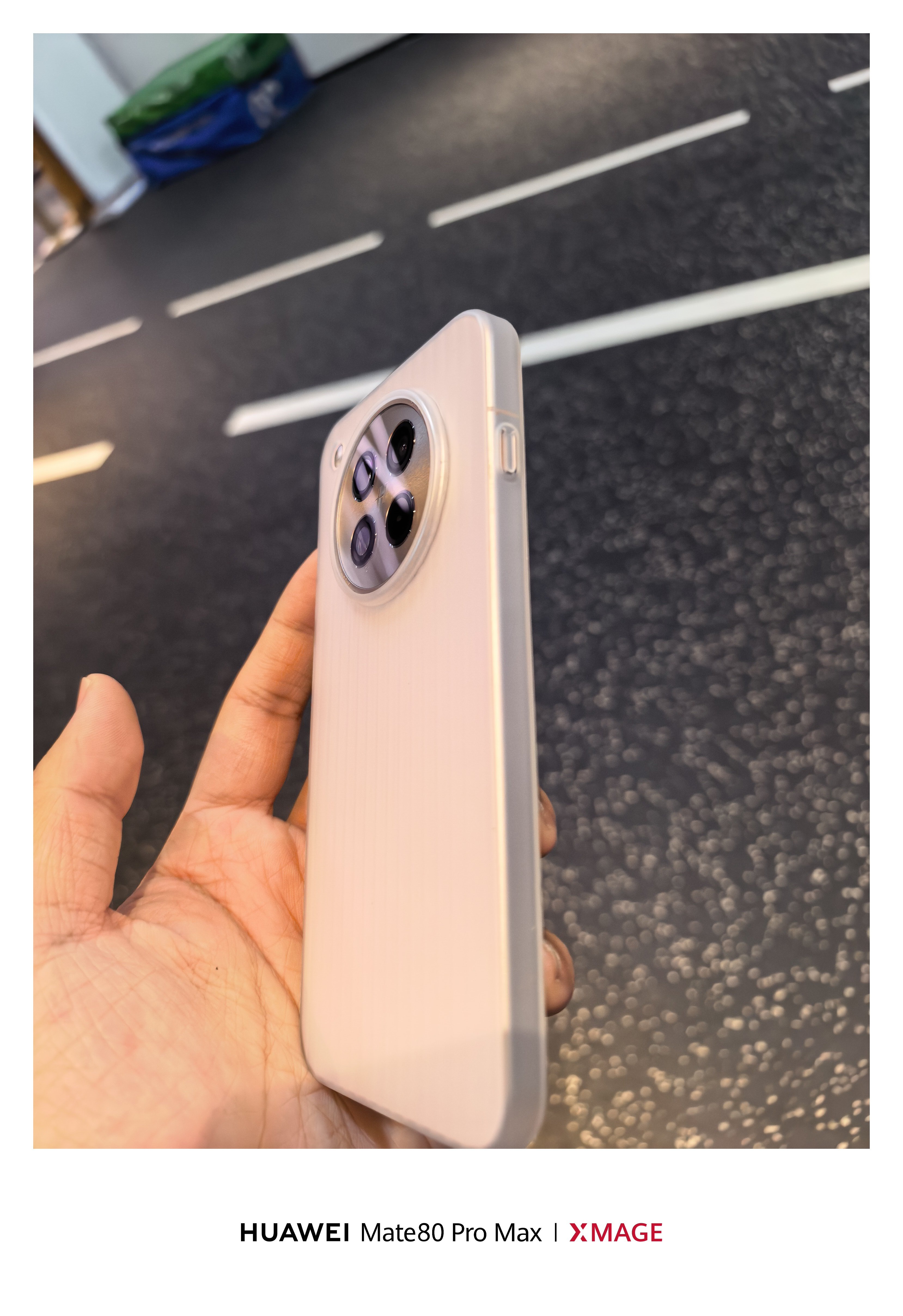 给我的OPPO Find x8s换了个手机壳，上手瞬间感觉又薄又小，这小手感绝了