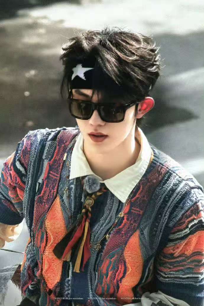 马背上射箭的苏新皓 苏新皓马背射箭 哇塞！ 