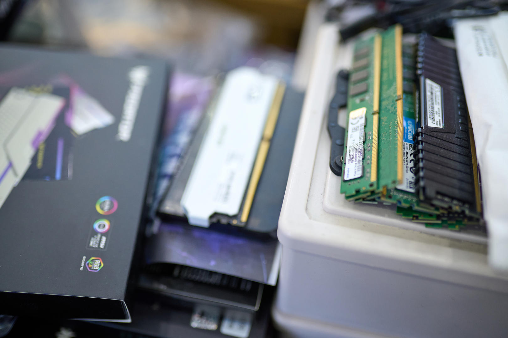 【！装机党转向海淘，贸易商称一天一个价，】日前，存储芯片涨价潮席卷市场。不少装机