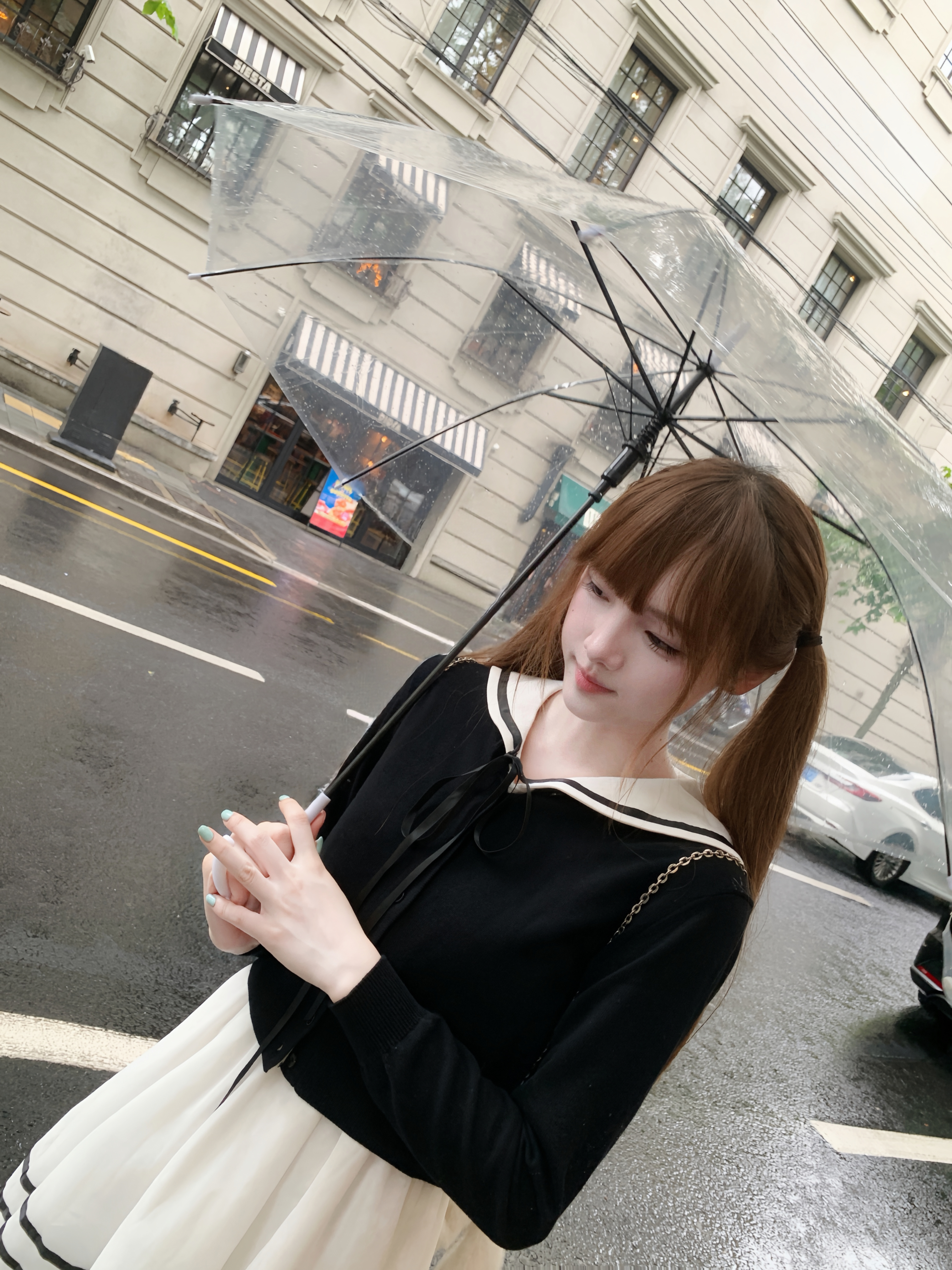 这个小裙裙转圈圈像我的伞一样 美的勒 