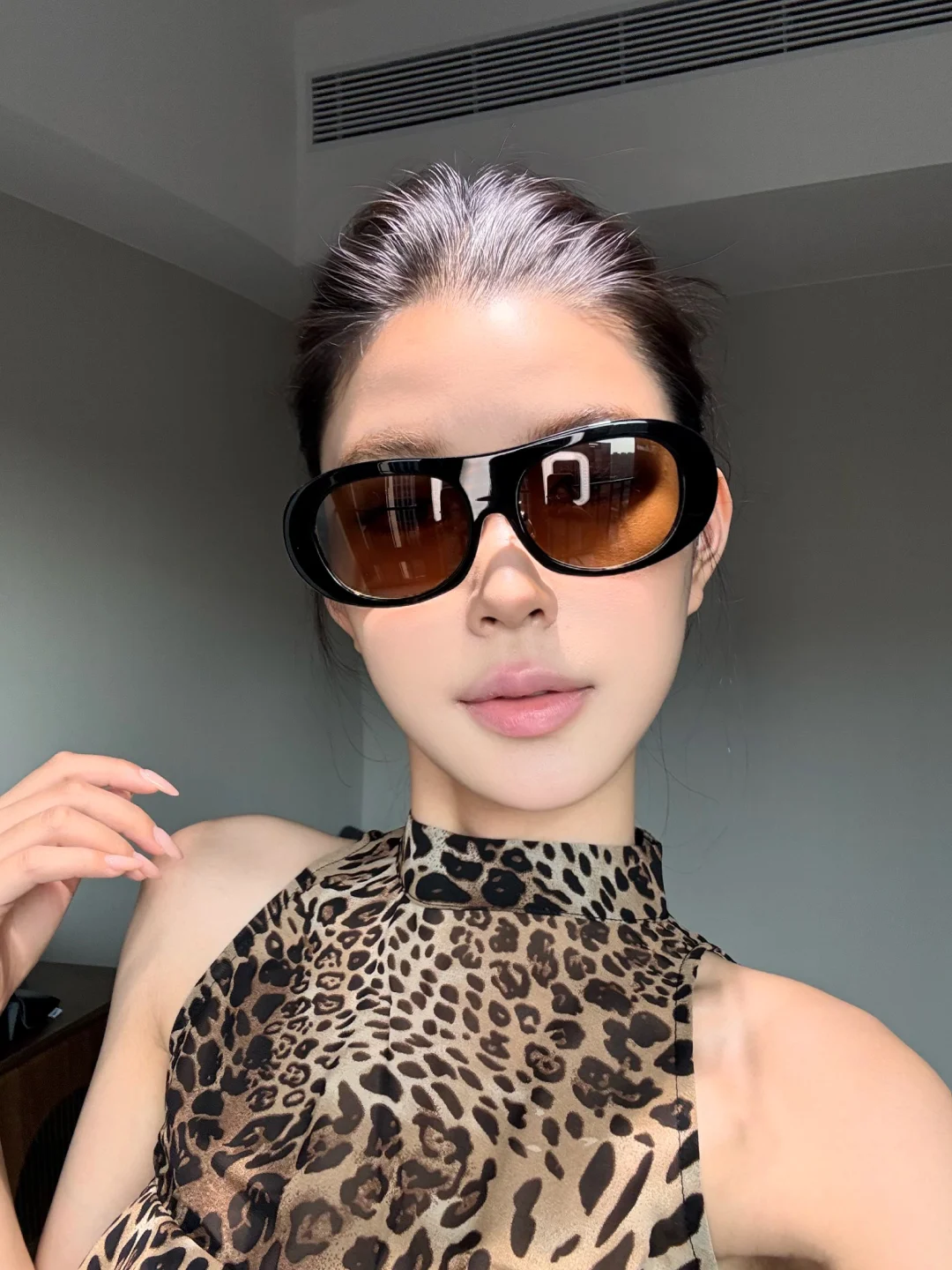 不知道 我的墨镜很曼妙