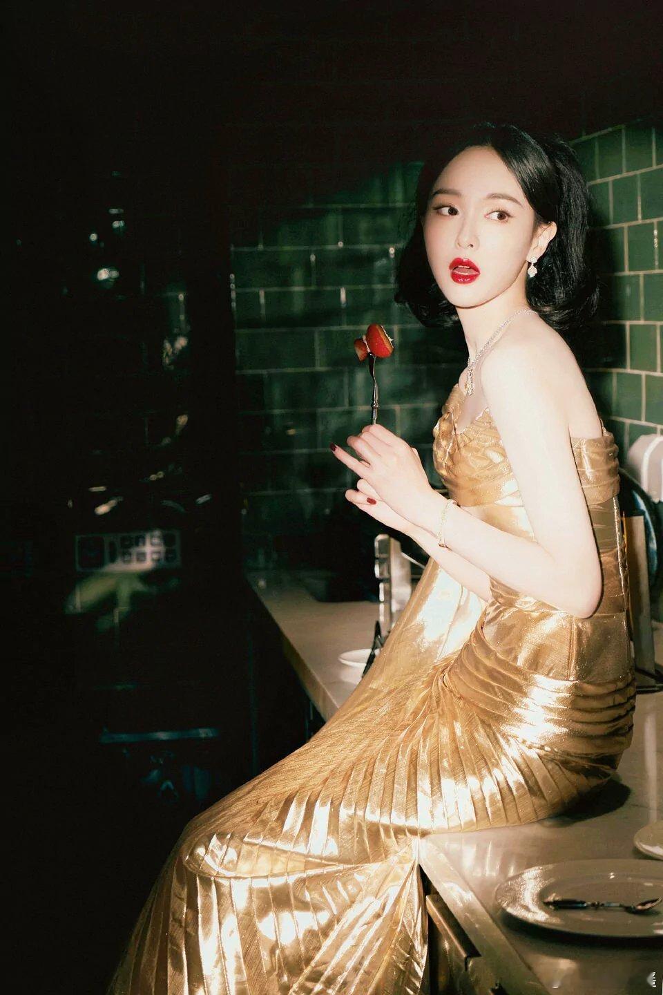 唐嫣可真美……妥妥的长公主一枚！辛芷蕾气质高雅，魔鬼身材演技更是了不得[赞] #