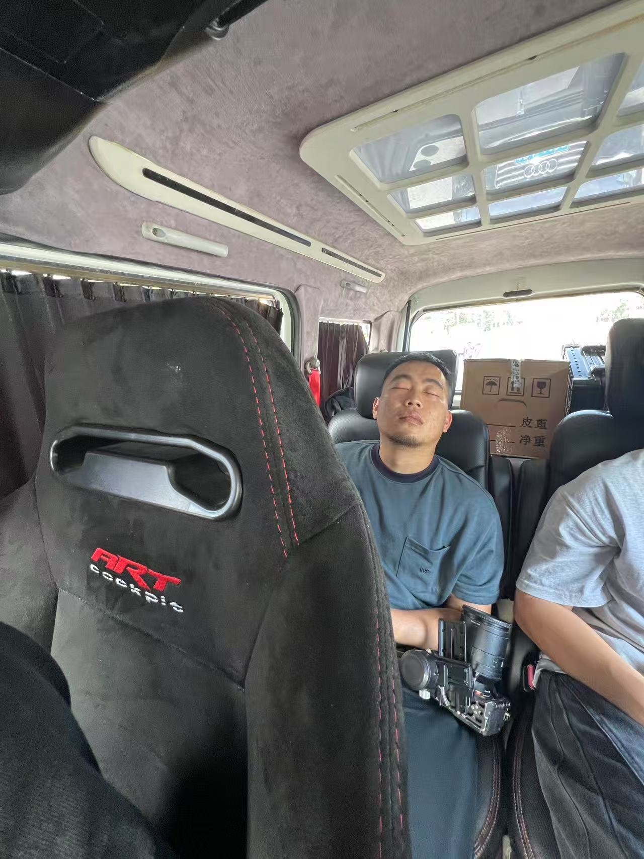 深圳小分队今天又拍大片了，郑州小分队滞留机场中……大v聊车汽场全开 ​​​
