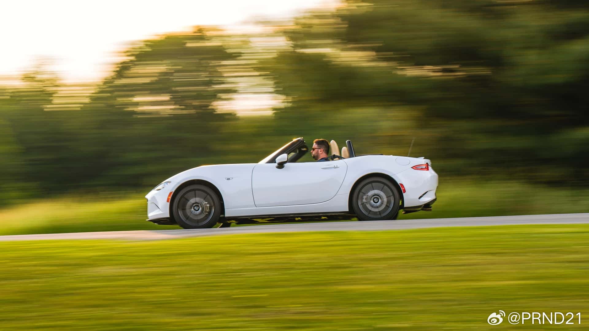 1吨！近日，马自达全球销售营销经理大须贺学在接受澳洲媒体GoAuto采访时，表示