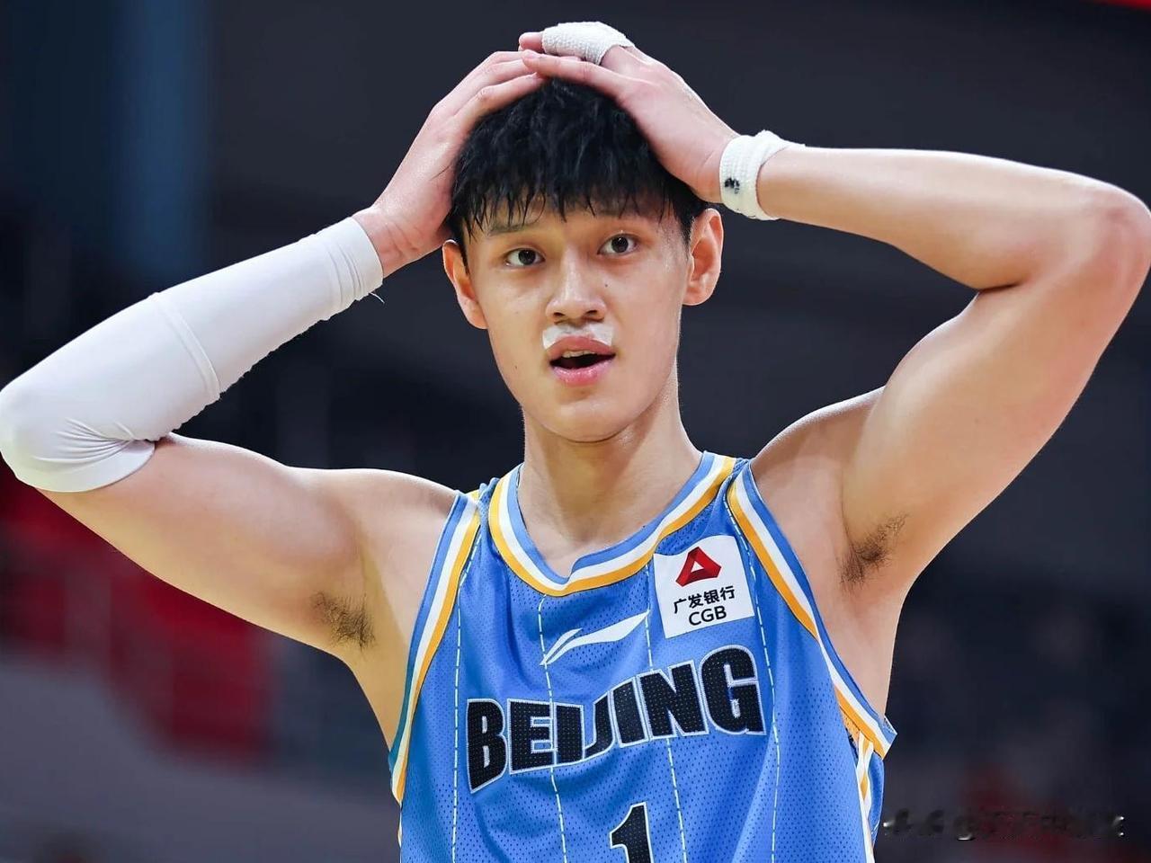 2026年元旦“新年大战”，曾凡博时隔8个月伤愈复出，替补登场后第一投就命中三分