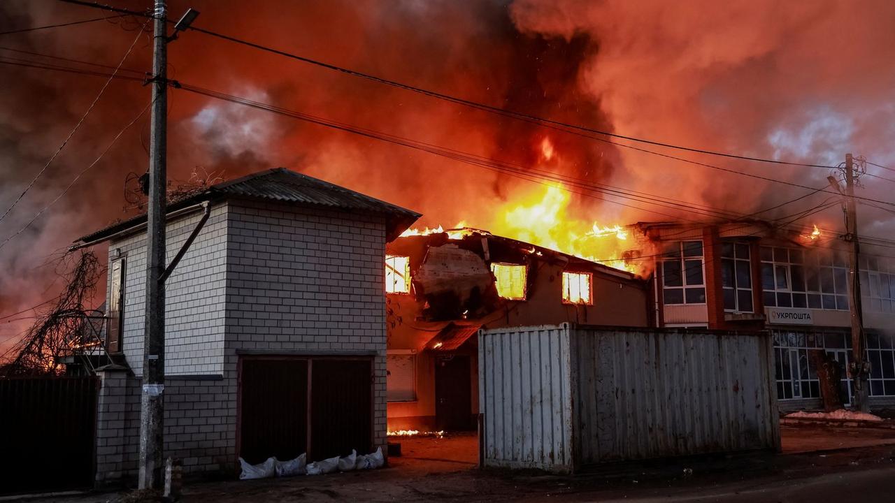 俄罗斯对乌克兰发动空袭致5人死亡，和平谈判陷入僵局