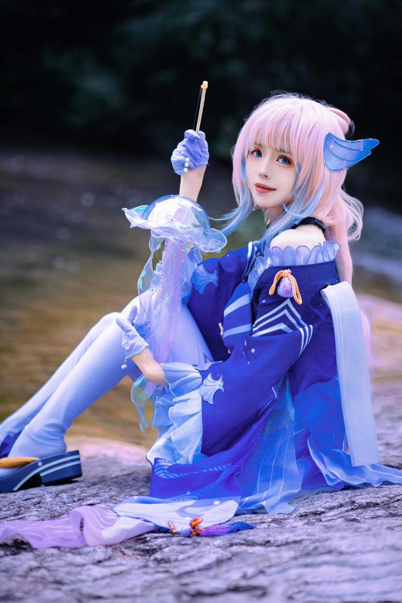 珊瑚宫心海：我是海里的一条鱼，也是陆上的一朵花！
COSER：一只大蓝莓#原神#