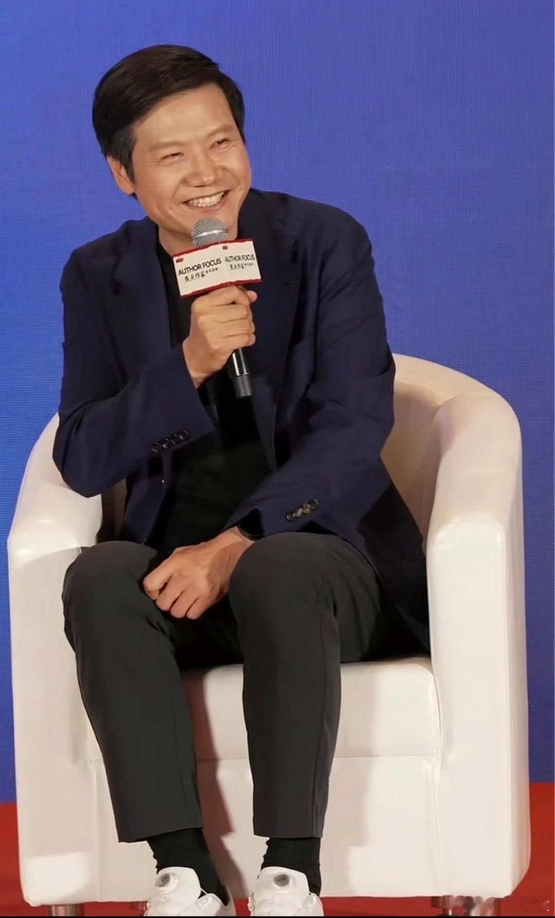 时隔13年，雷军首度公开复盘和董明珠的十亿赌约，直言当初不该开这个玩笑。2013
