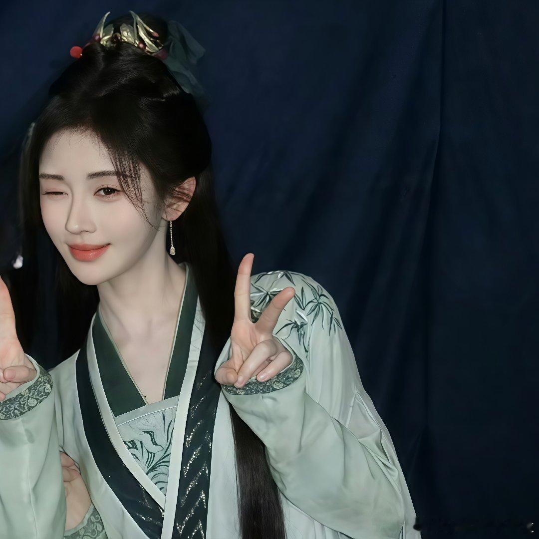 鞠婧祎 jjy鞠婧祎姜黎非jjy鞠婧祎千香黑屏就像雨一滴汇聚一滴最终汇聚成一道痛