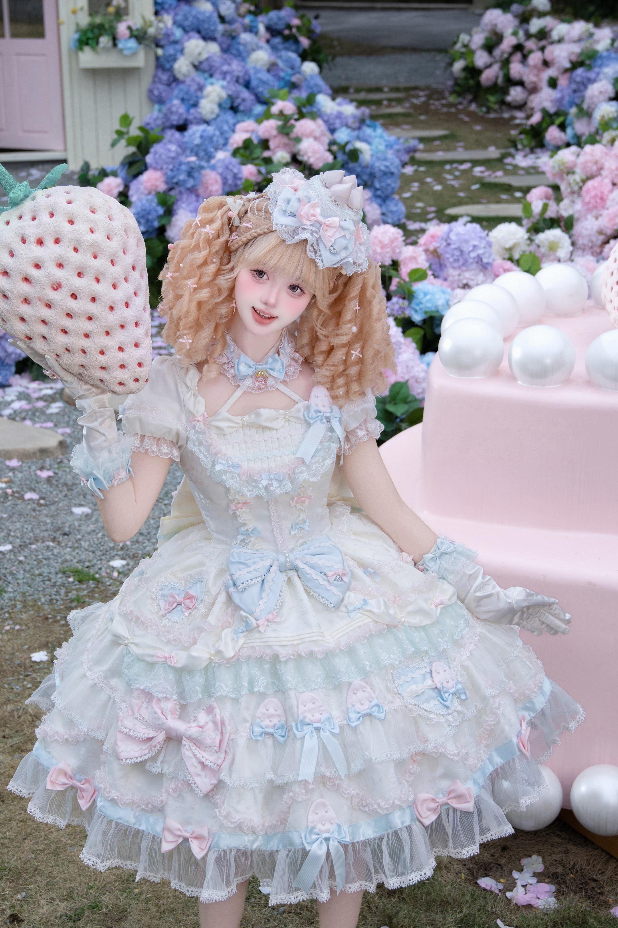 甜晕！行走的草莓奶油蛋糕🍰🎂。