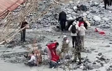 5条人命换来的真相：那座要命的网红吊桥，竟然从根子上就是“瞎凑合”建的！


