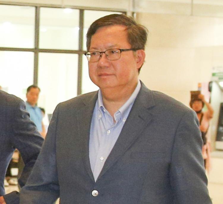 【同住狱友身份曝光，郑文灿难熬了】
郑文灿被收押到桃园监狱后，与他同住的3名狱友