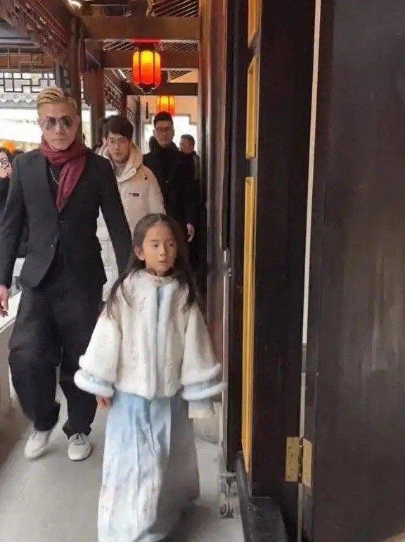 亚洲舞王沦为专属陪练，郭富城坦言女儿痴迷BABYMONSTER 