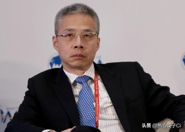 主持人问李迅雷，你觉得咱们股市如果涨起来，会有利于消费？他说，不一定，因为结构性