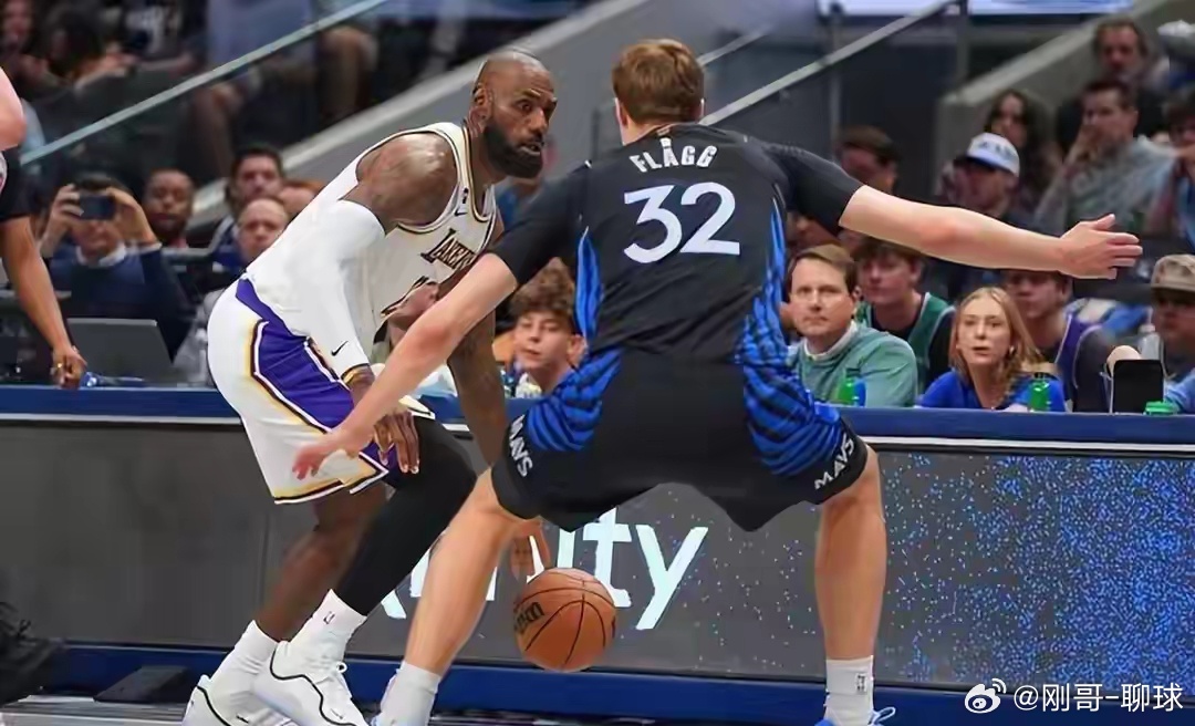 詹姆斯尽力了湖人vs独行侠 尽力了！41岁詹皇30+9+15空砍，湖人128-1