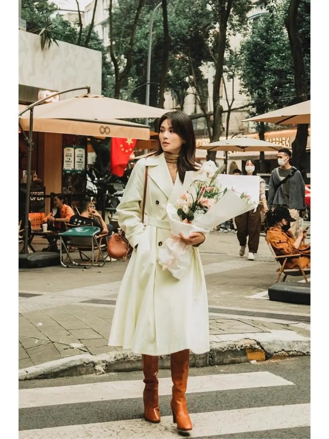 被47岁刘涛的穿搭惊艳到！
很值得中年女性借鉴，时尚优雅还减龄