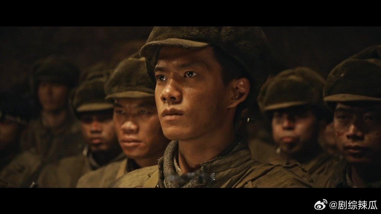 #被上甘岭戳中泪点# 《电视剧上甘岭》真实还原历史，炮火连天，战士们英勇无畏。每