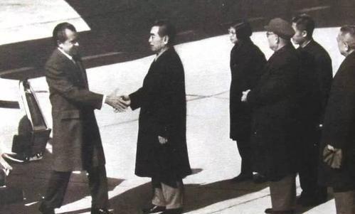 1988年两岸和平统一几近实现，为何蒋经国却在关键时刻猝然离世，他的死亡真相究竟