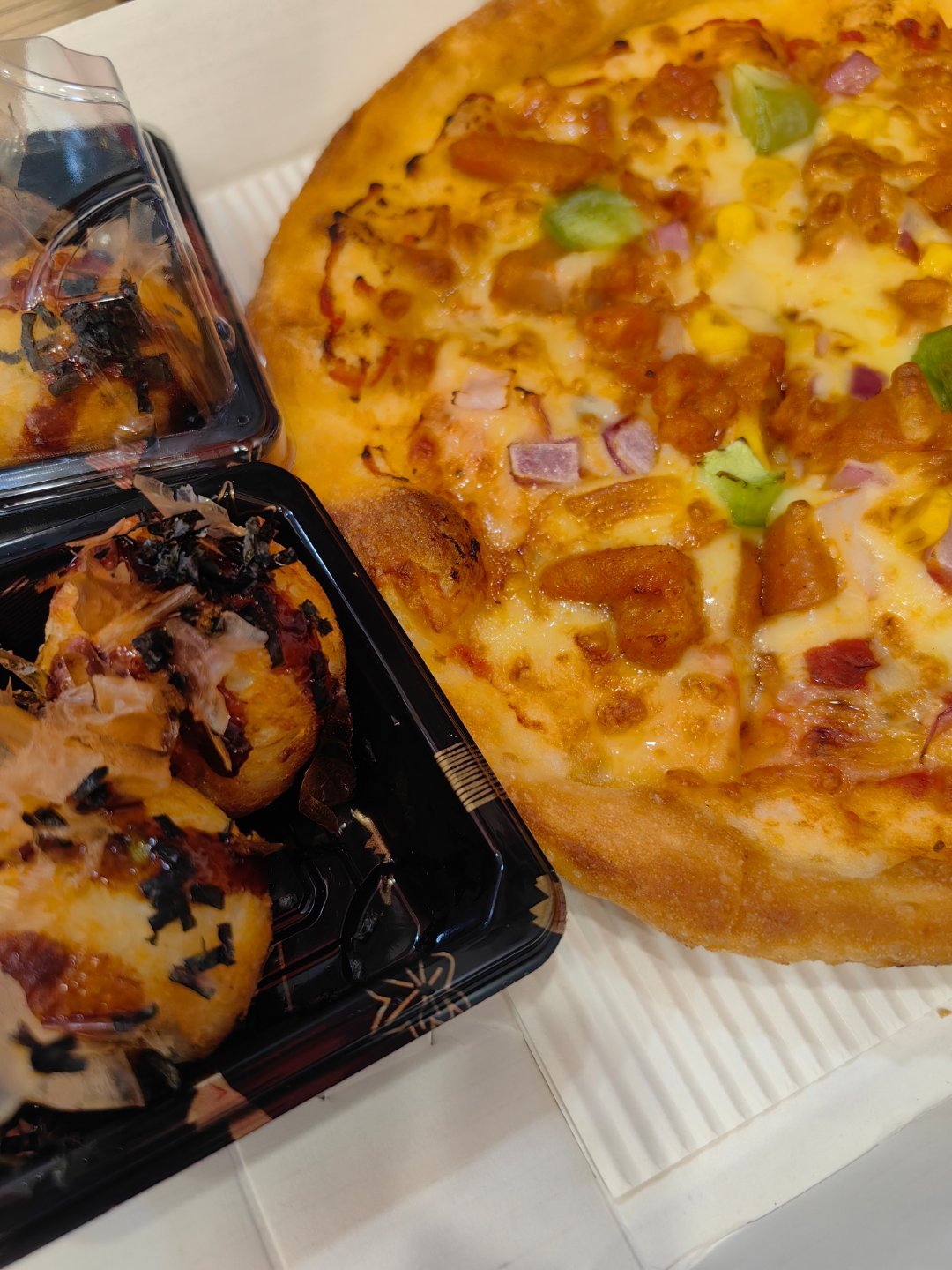 *碎碎念*去补胎，京*东修车说没扎，4s店说扎了，咋回事...吃🍕，8寸太小了