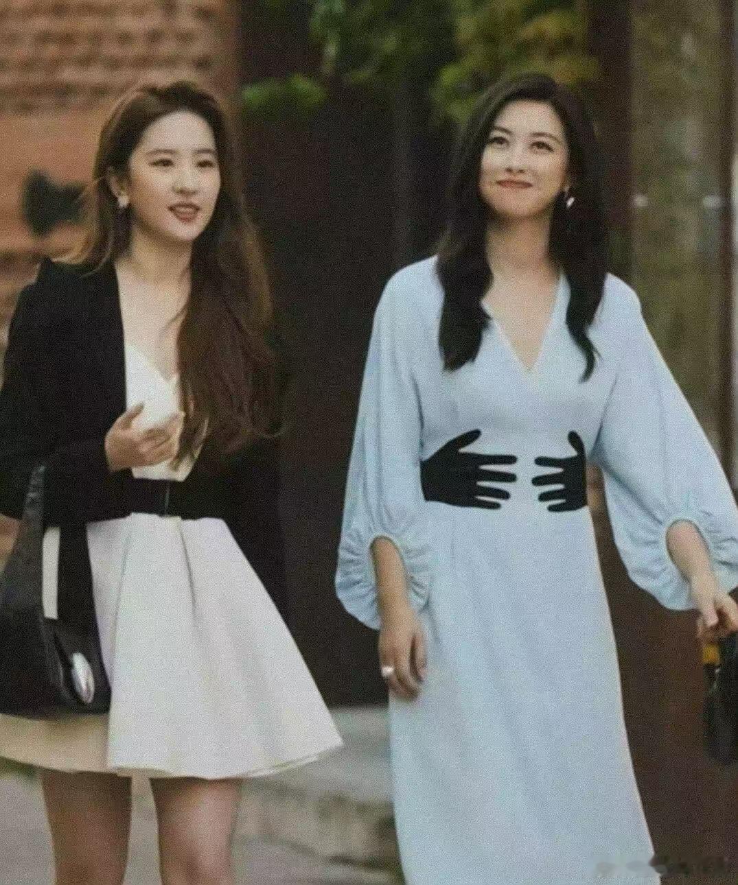 刘亦菲朱珠 小说里玩得好的千金小姐 果然美女只和美女玩，刘亦菲和朱珠一起出街，背