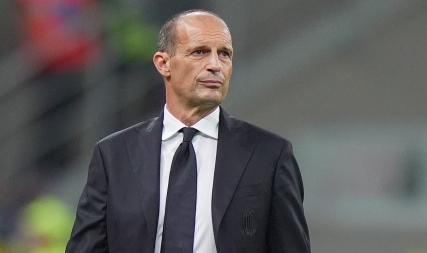 AC米兰球迷真的不要再吐槽阿莱格里保守了！
虽然被萨索洛2：2逼平的比赛，阿莱格