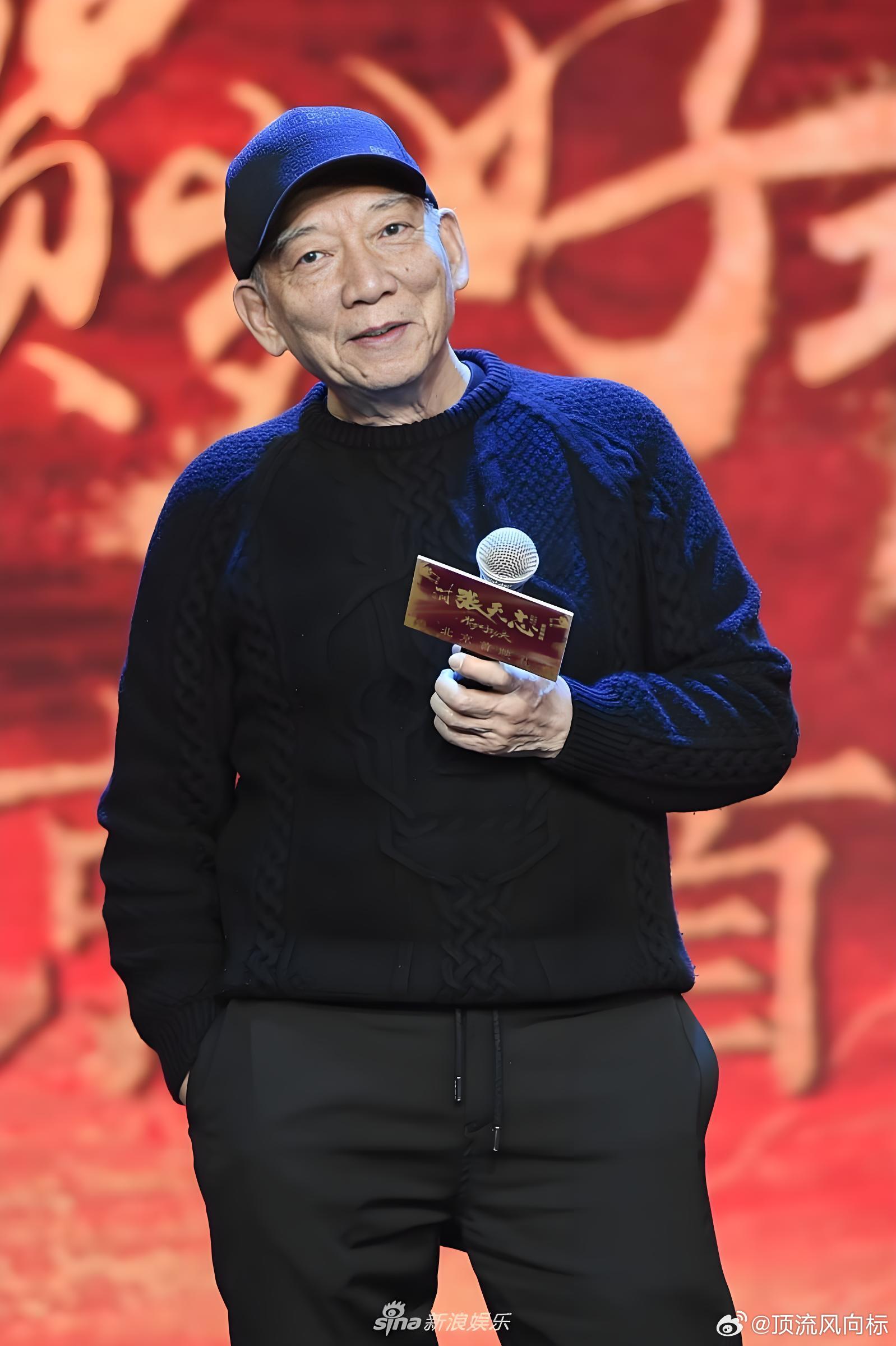 袁和平吴京来了重庆也得拍机车转场吴京袁和平老辈子路演好拼啊八爷这是把武术指导带到