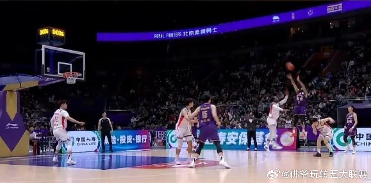 里勒三分压哨绝杀！北控89:88险胜广州，卡位战逆天改命锁定季后赛席位2025-