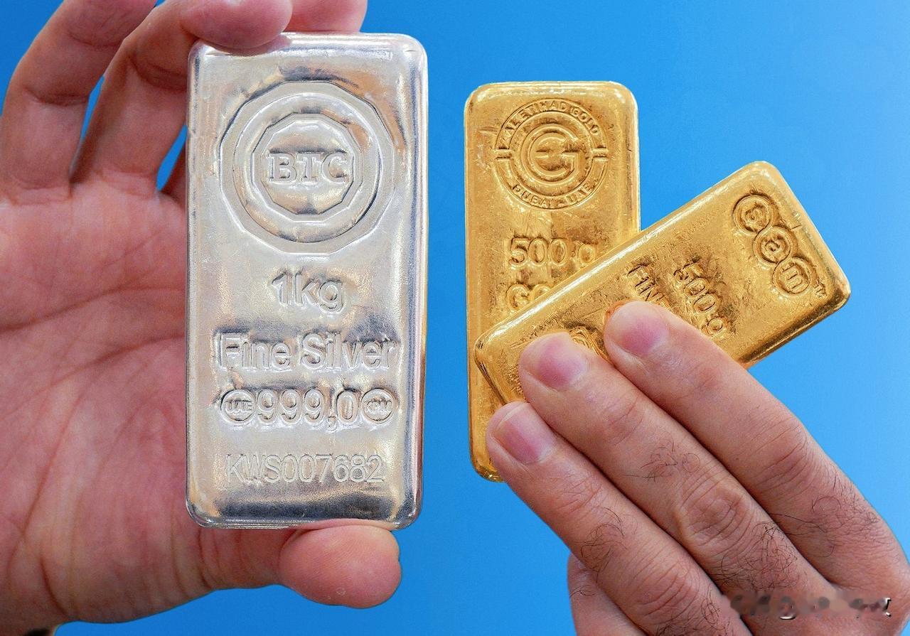 金银全线崩盘！

据央视新闻，2月5日国际金银大幅跳水，纽约黄金期货跌破4800