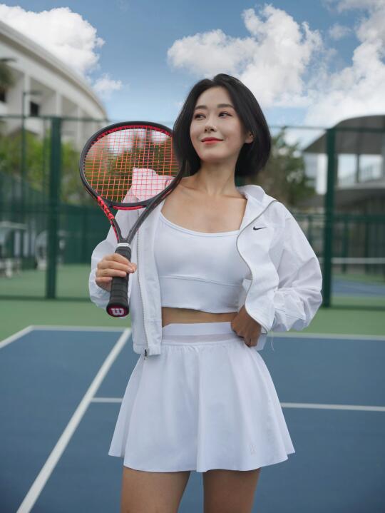 白色系清爽出门打球🎾随性不费力的网球穿搭