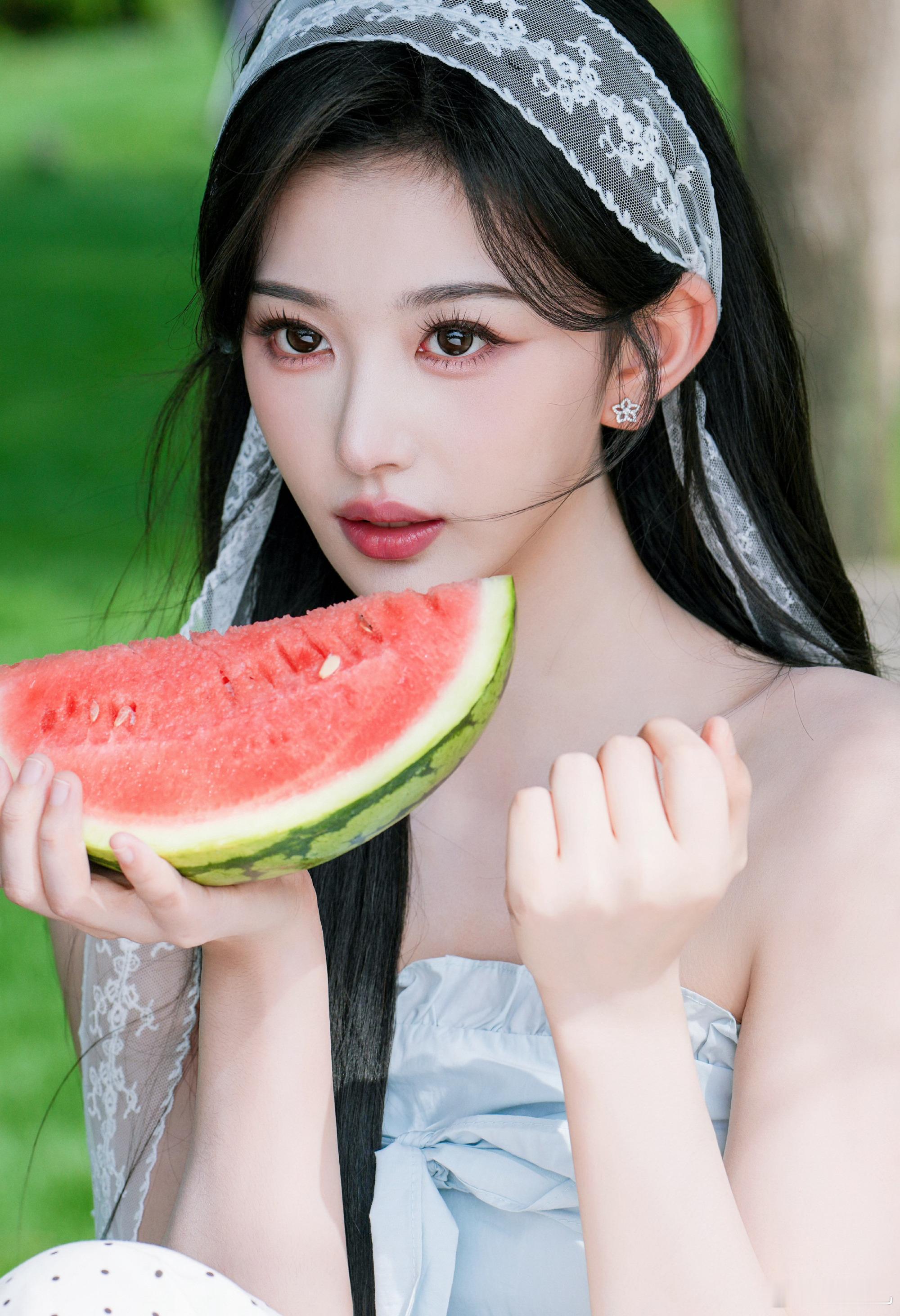 孔雪儿  ❄️孔雪儿可爱世界分享记 260601【图片】孔雪儿微博更新12p㊗️