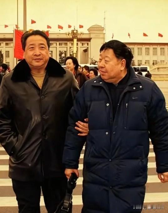 两位八十年代央视春晚的常客，当年除夕夜守在电视机前，就是为了看他俩表演的相声，欢