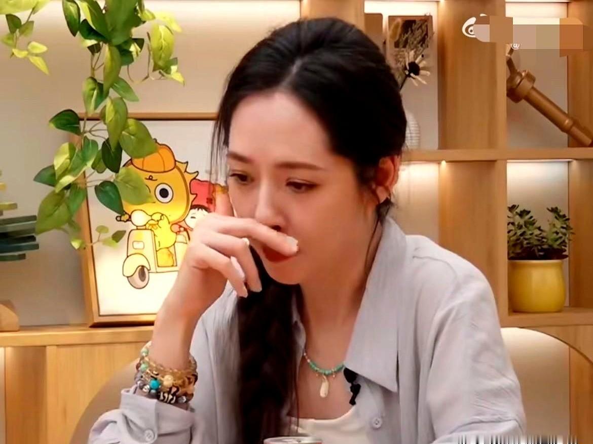 今天最伤心的应该是郭碧婷吧。

向太念叨，她忍了。

但是现在向佐也发文了，说为